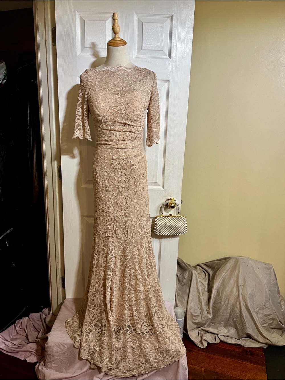 Nightway Wms Beige Floral Lace Sheer Lined Sparkle Modest Glam Maxi Dress 10